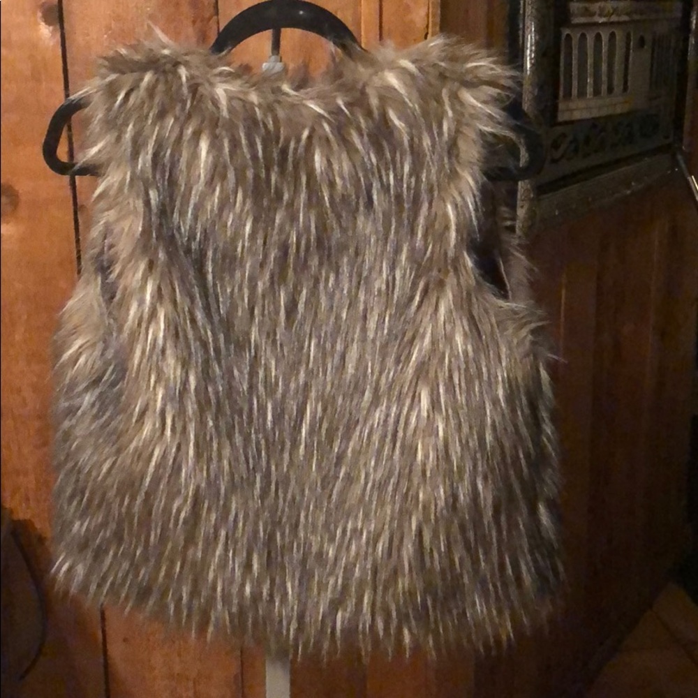 Vest - Picture 2 of 8